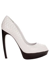 модные белые весенние туфли 2013